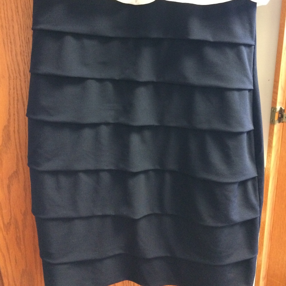 Sweet Storm Ruffle Dress - Picture 2 of 3